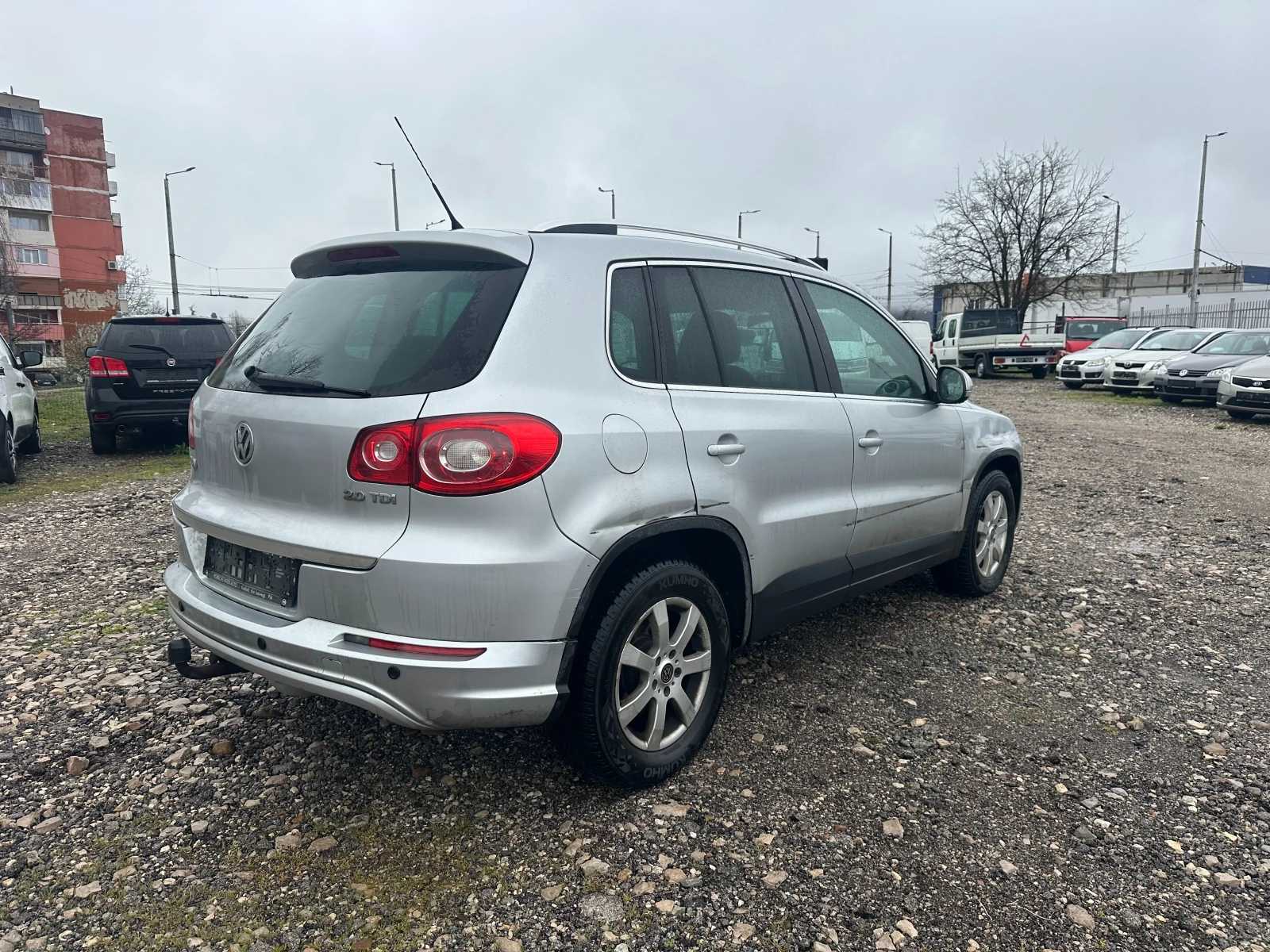 VW Tiguan 2.0TDI 140kc 4X4 PANO, снимка 5 - Автомобили и джипове - 54075085