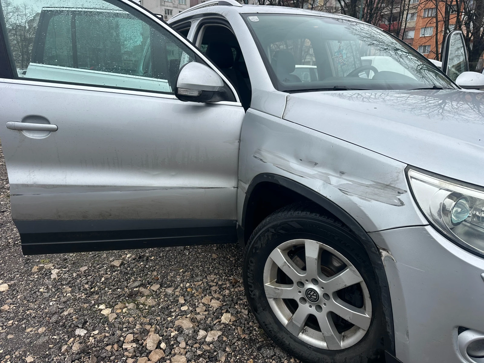 VW Tiguan 2.0TDI 140kc 4X4 PANO, снимка 16 - Автомобили и джипове - 54075085