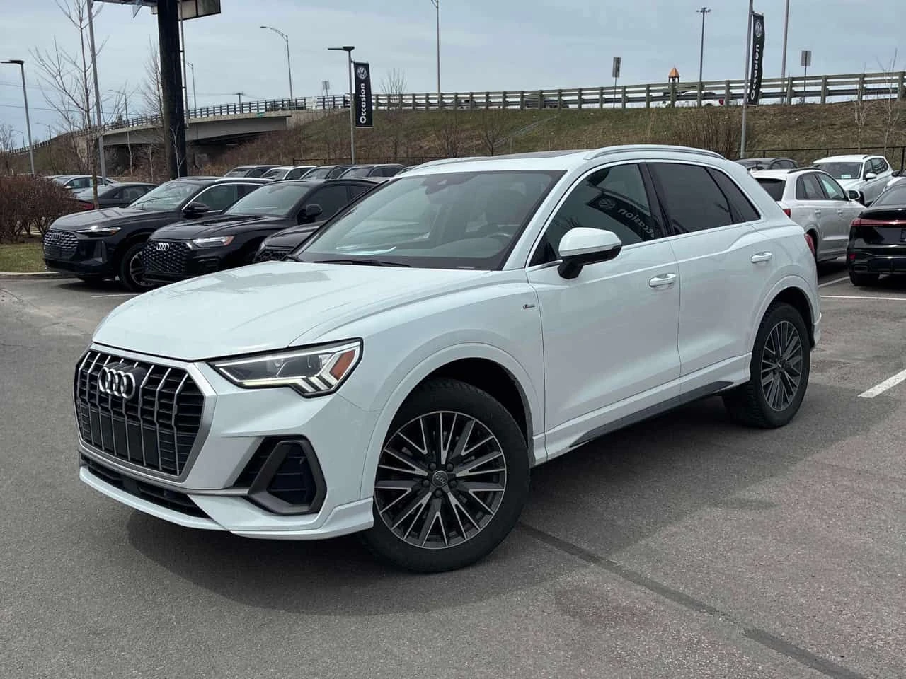 Audi Q3 * Progressiv * S LINE* DISTRONIC* PANO* 