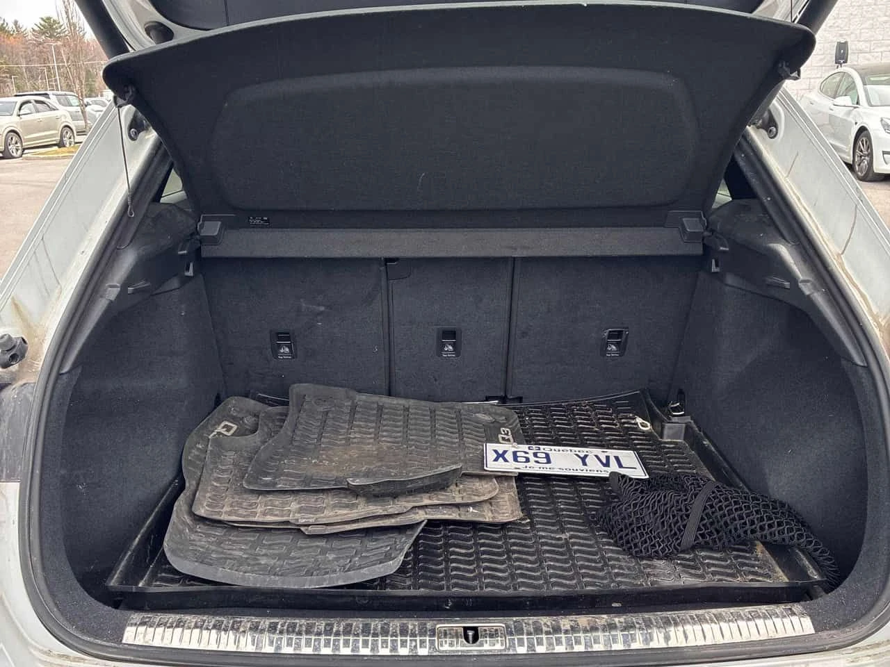 Audi Q3 * Progressiv * S LINE* DISTRONIC* PANO* , снимка 17 - Автомобили и джипове - 54347846