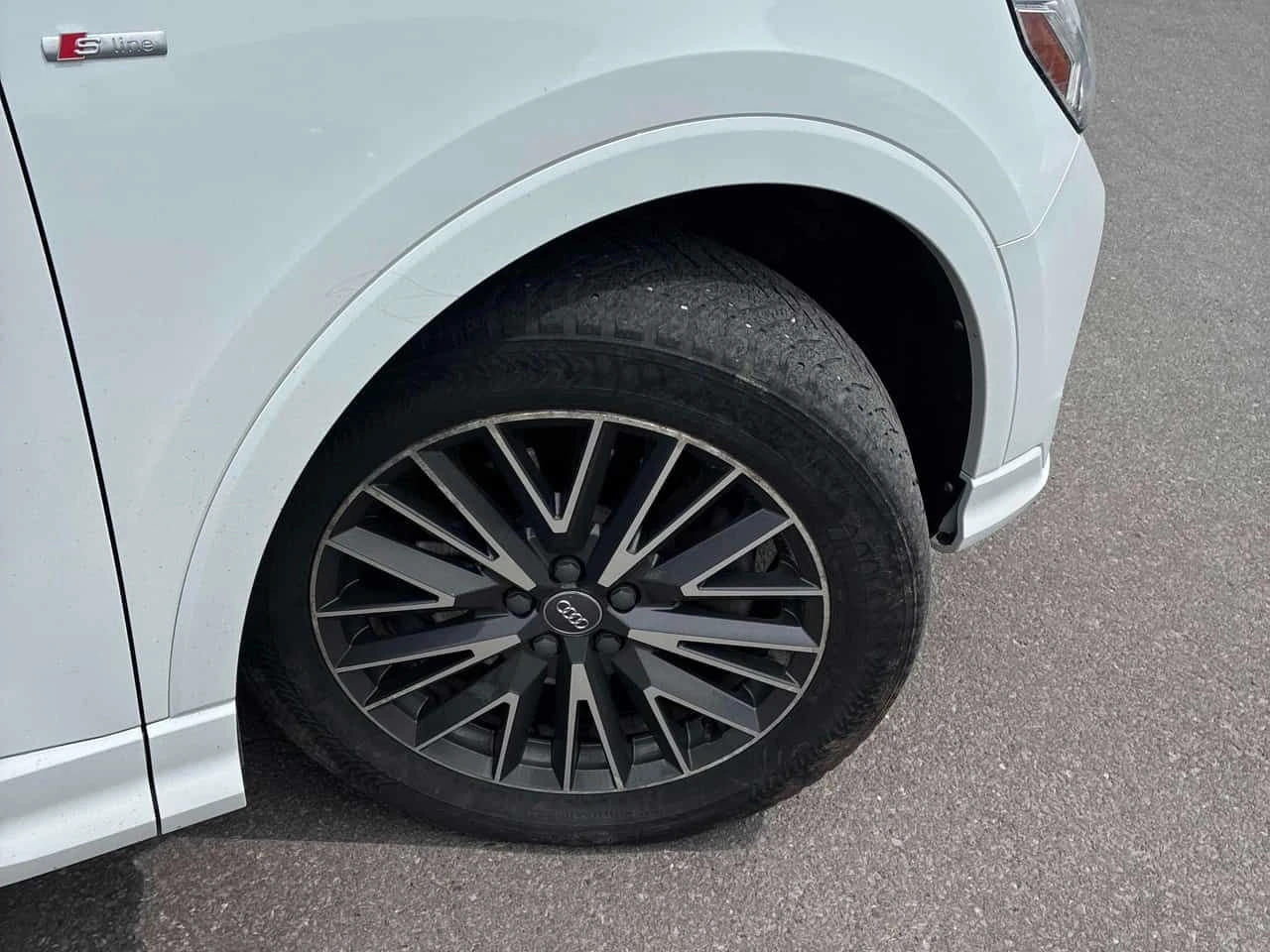 Audi Q3 * Progressiv * S LINE* DISTRONIC* PANO* , снимка 7 - Автомобили и джипове - 54347846