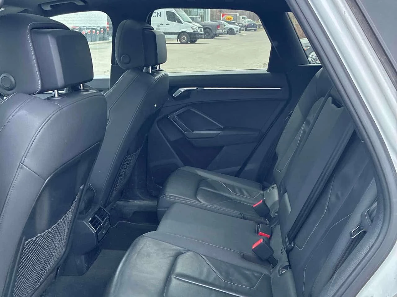 Audi Q3 * Progressiv * S LINE* DISTRONIC* PANO* , снимка 16 - Автомобили и джипове - 54347846