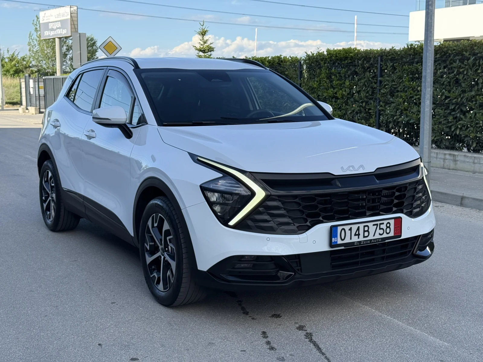 Kia Sportage 1.6HEV HYBRID 230кс | DISTRONIC | DIGITAL | ИСТОРИ, снимка 2 - Автомобили и джипове - 54627514