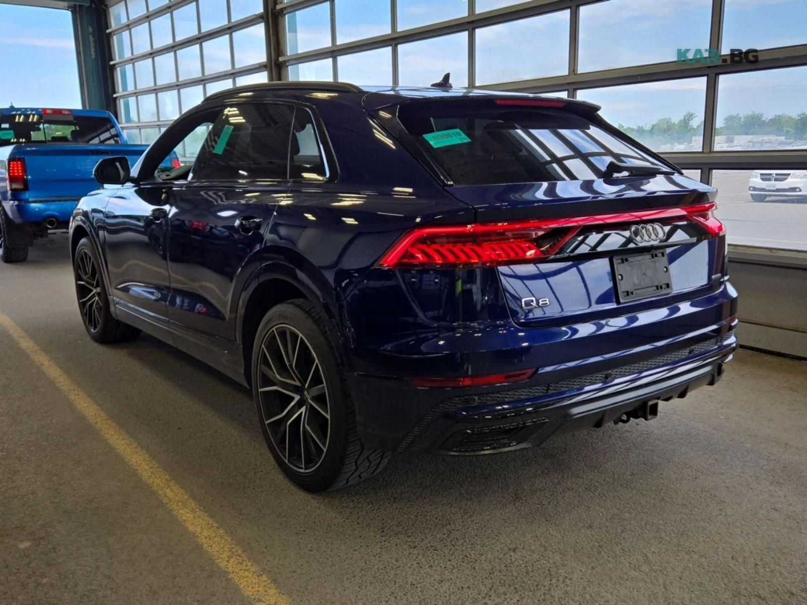 Audi Q8 Technik * Matrix * 360 * АвтоКредит * (ЦЕНА ДО БГ), снимка 4 - Автомобили и джипове - 54957529