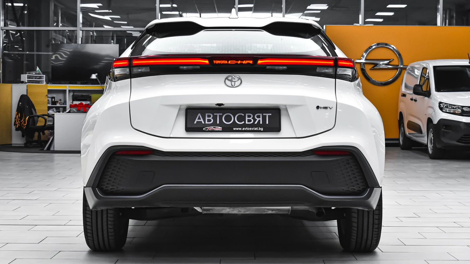 Toyota C-HR CULT 1.8 Hybrid Automatic, снимка 3 - Автомобили и джипове - 54965897
