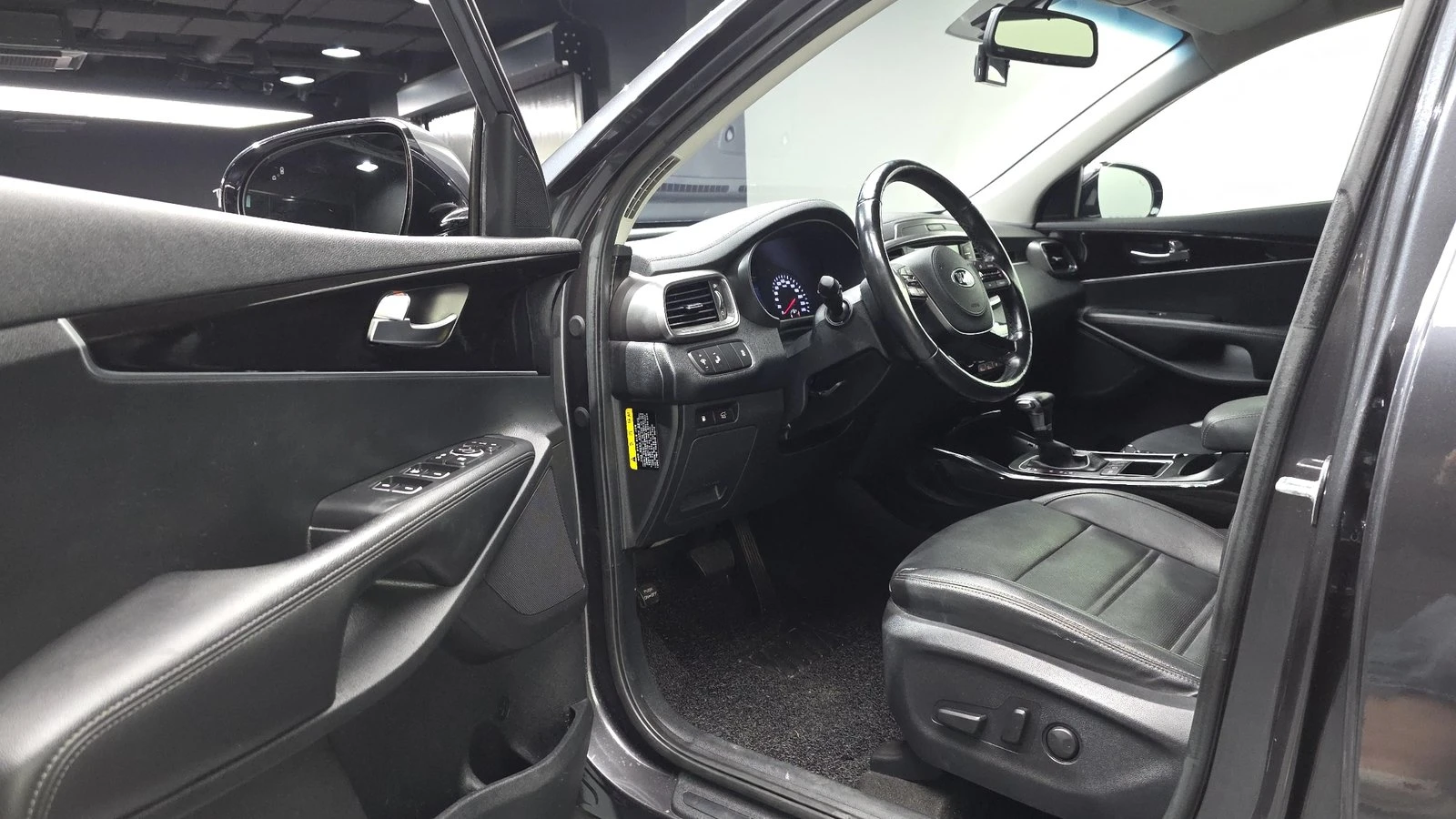 Kia Sorento 2.2* KEYLESS* ПОДГРЕВ ВОЛАН* ЕЛ. БАГАЖНИК* КРАЙНА , снимка 10 - Автомобили и джипове - 55302248