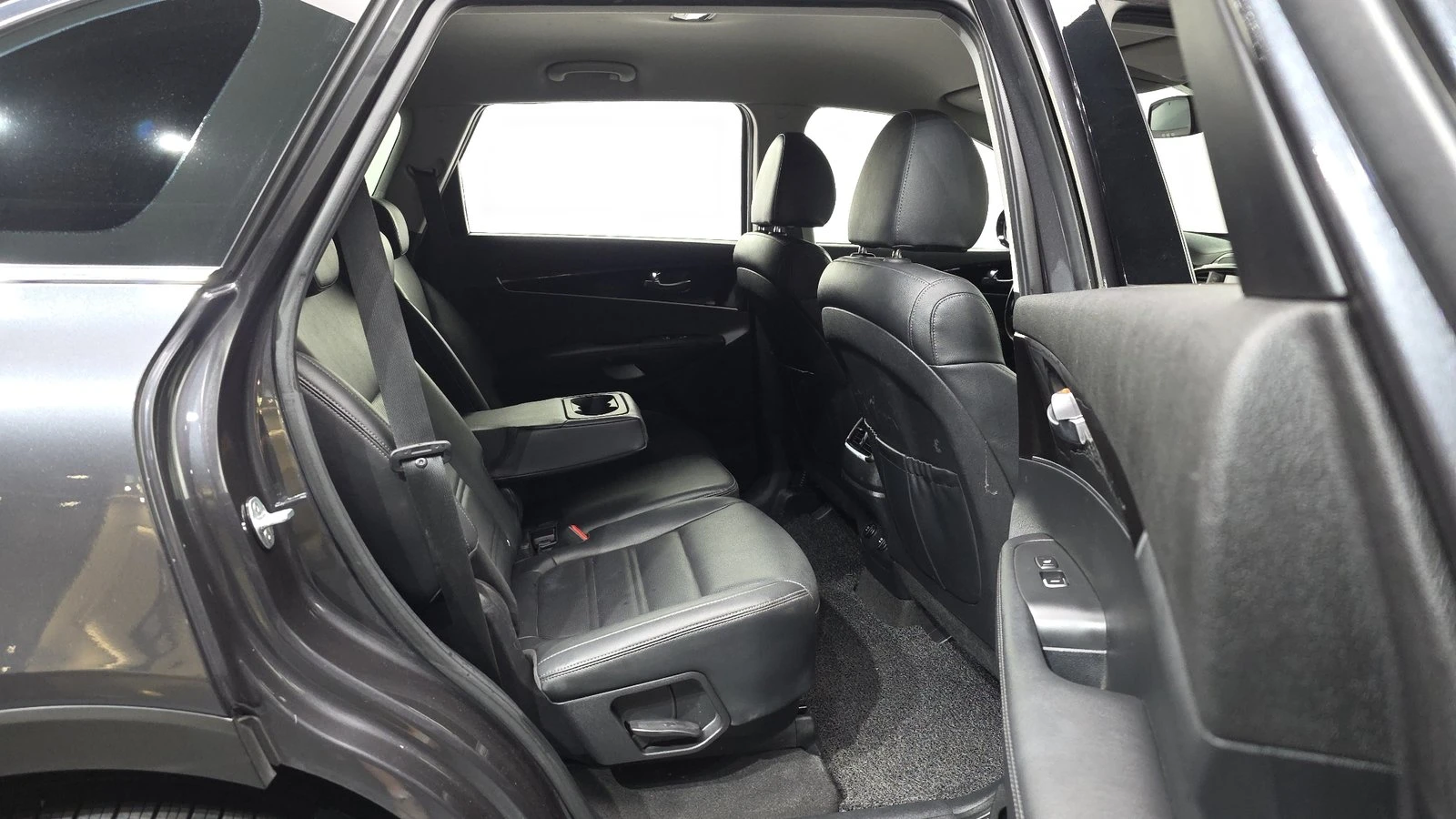 Kia Sorento 2.2* KEYLESS* ПОДГРЕВ ВОЛАН* ЕЛ. БАГАЖНИК* КРАЙНА , снимка 12 - Автомобили и джипове - 55302248