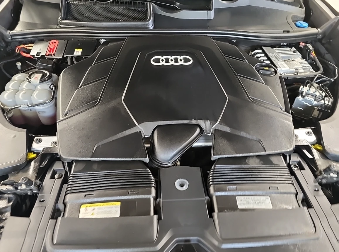 Audi Q8 TECHNIK* ОБДУХ* 360VIEW* HUD* ПАНО* ПОДГРЕВ, снимка 15 - Автомобили и джипове - 56187391
