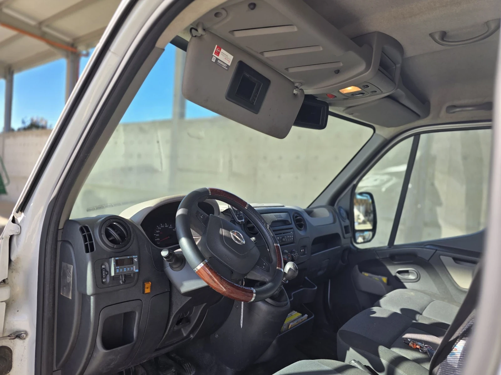 Nissan NV400 Хладилен , снимка 10 - Бусове и автобуси - 54489572