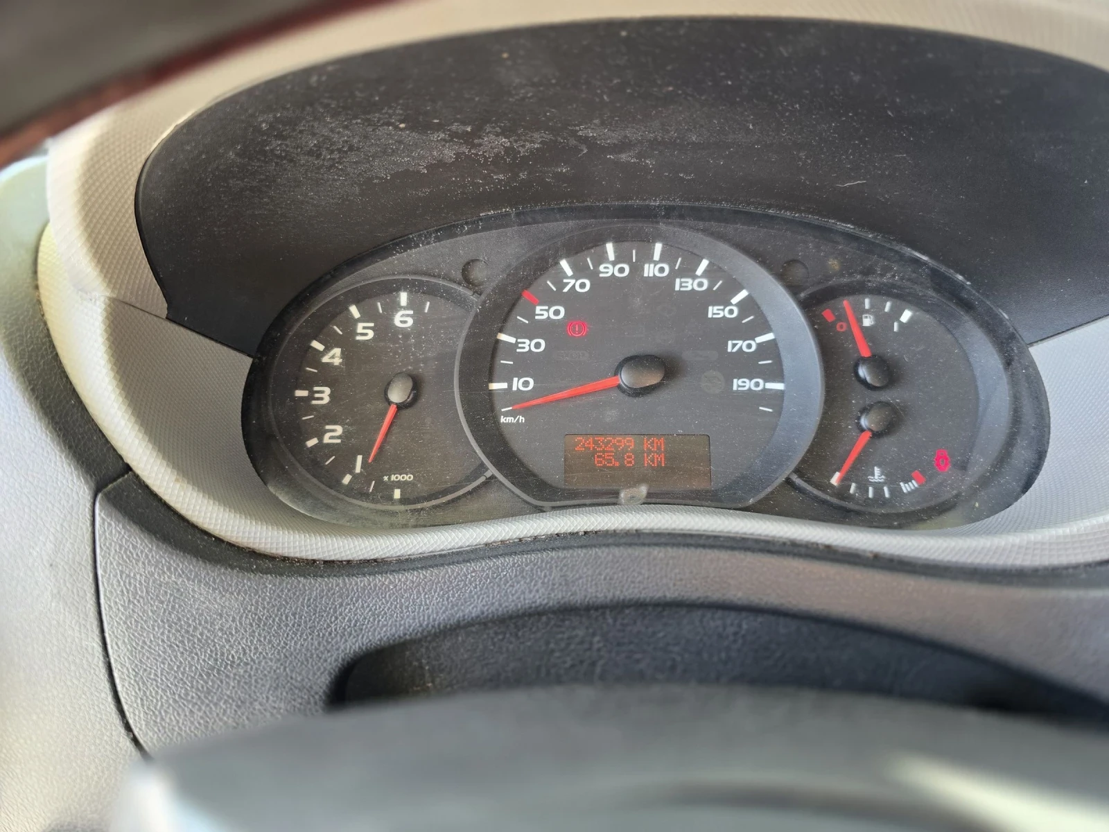 Nissan NV400 Хладилен , снимка 8 - Бусове и автобуси - 54489572