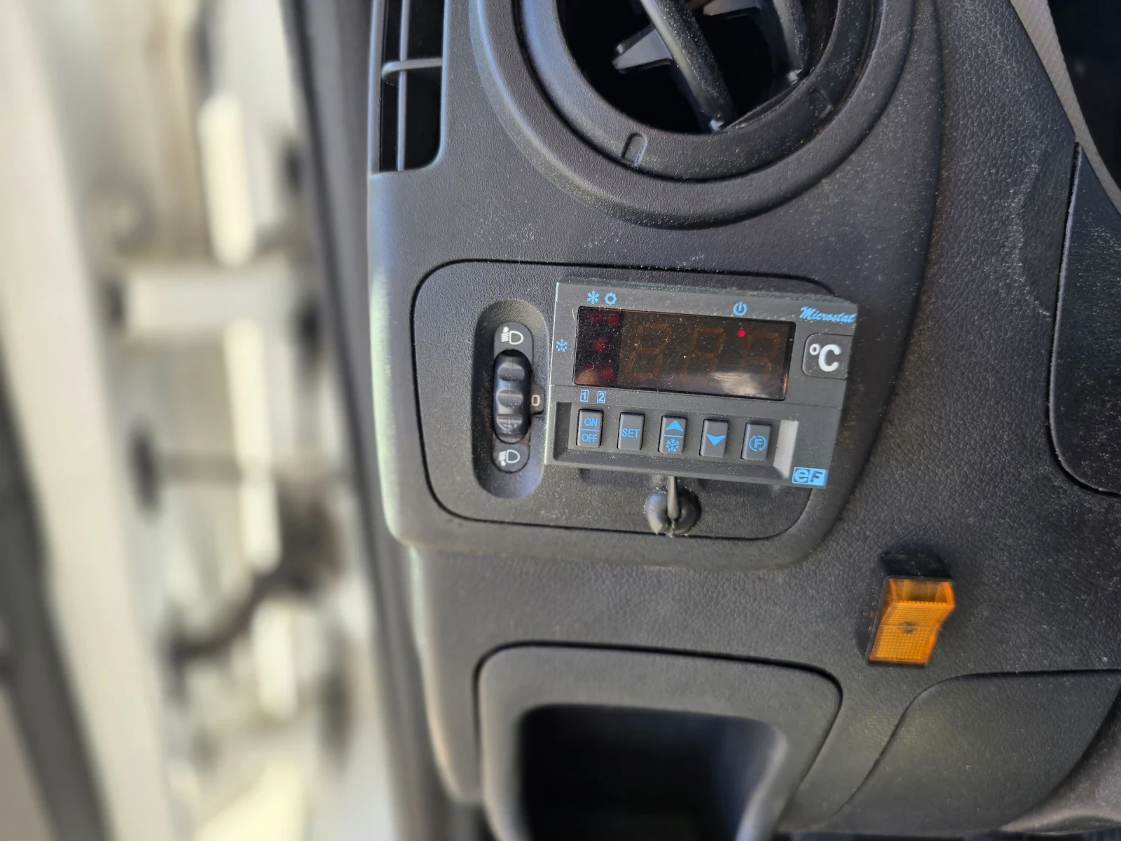 Nissan NV400 Хладилен , снимка 6 - Бусове и автобуси - 54489572