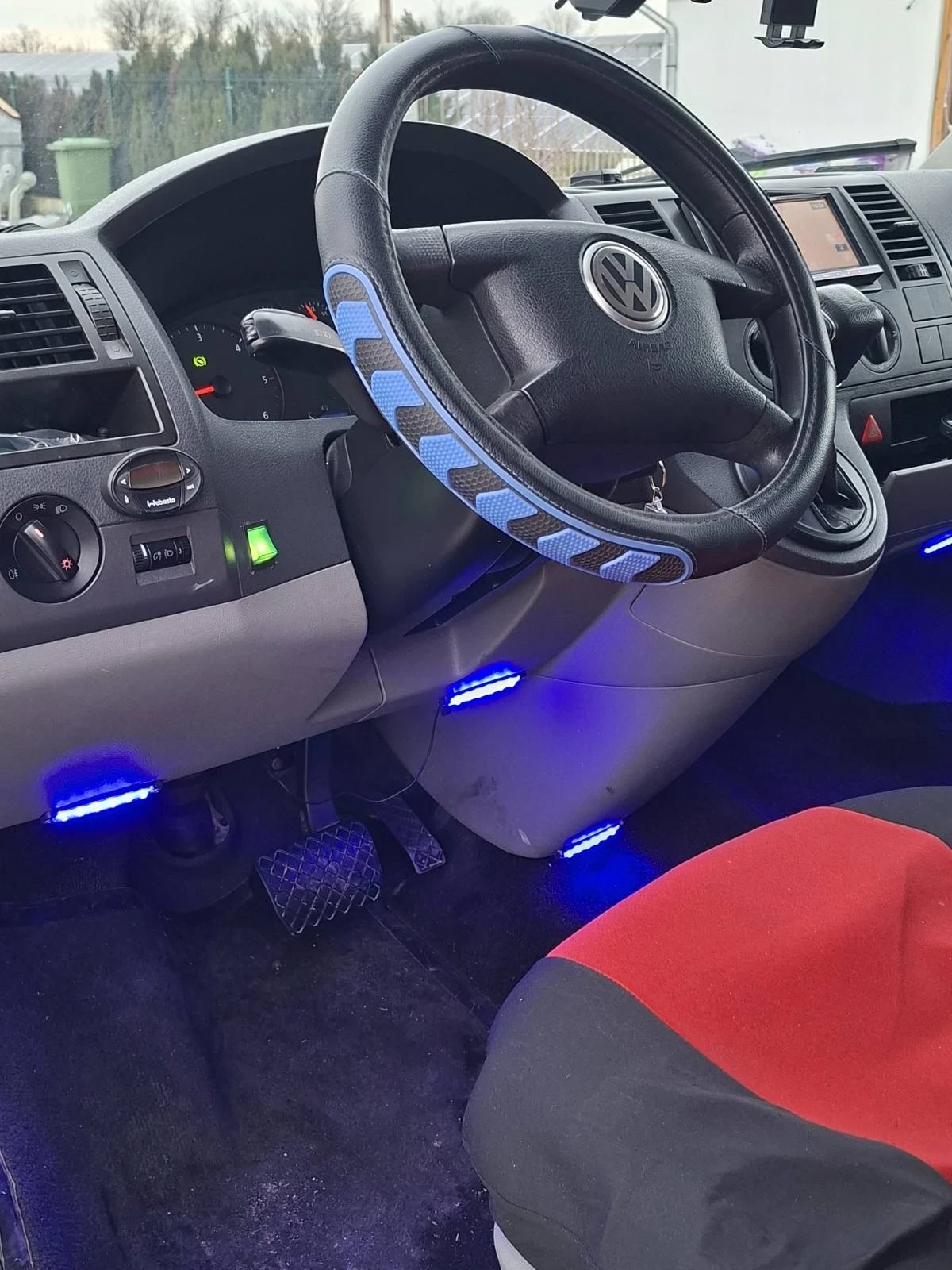 VW Caravelle, снимка 5 - Бусове и автобуси - 55507501