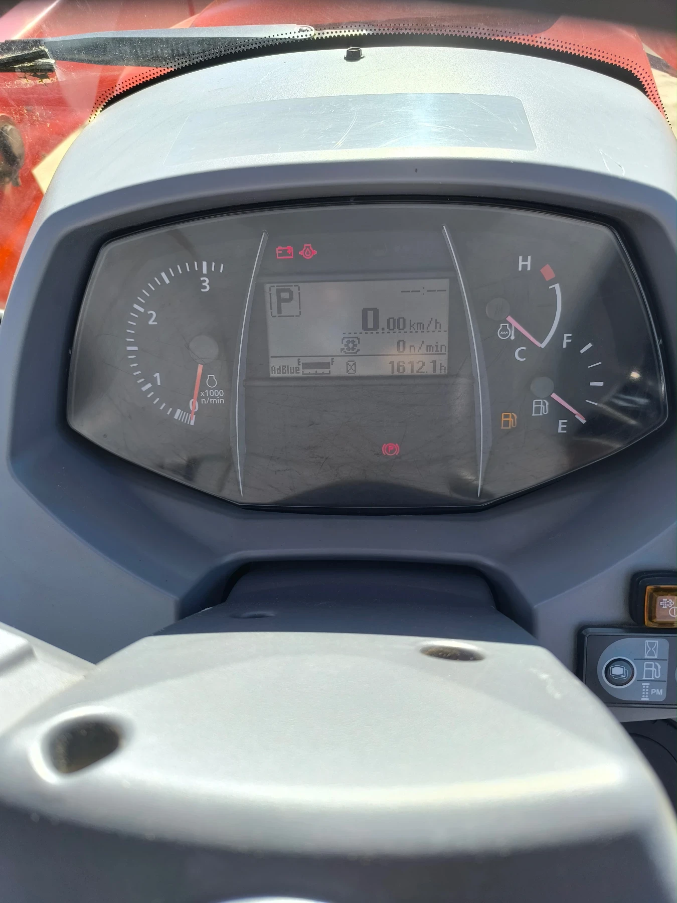 Трактор Kubota M5111 с челен товарач 1600м.ч, снимка 2 - Селскостопанска техника - 54058834