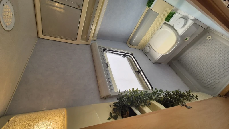 Каравана Fendt 450 saphir, снимка 12 - Каравани и кемпери - 51418507