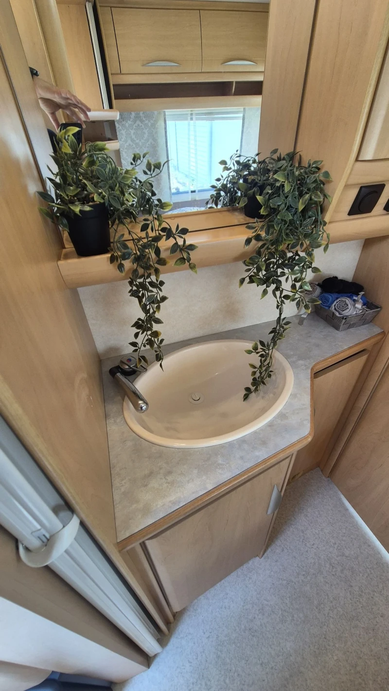 Каравана Fendt 450 saphir, снимка 16 - Каравани и кемпери - 51418507