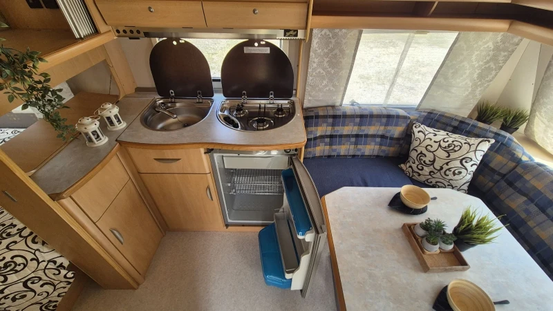 Каравана Fendt 450 saphir, снимка 10 - Каравани и кемпери - 51418507