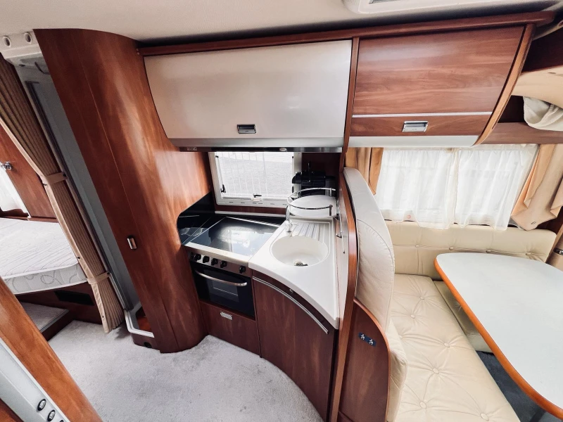 Кемпер Laika Kreos 7009, Солар, Инвертор, TV, Двоен под, снимка 9 - Каравани и кемпери - 51035586