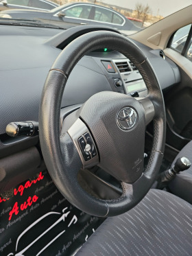 Toyota Yaris 1.3i, 100к.с., Face, снимка 12 - Автомобили и джипове - 44996477