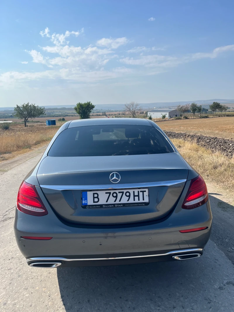 Mercedes-Benz E 220, снимка 7 - Автомобили и джипове - 47508169