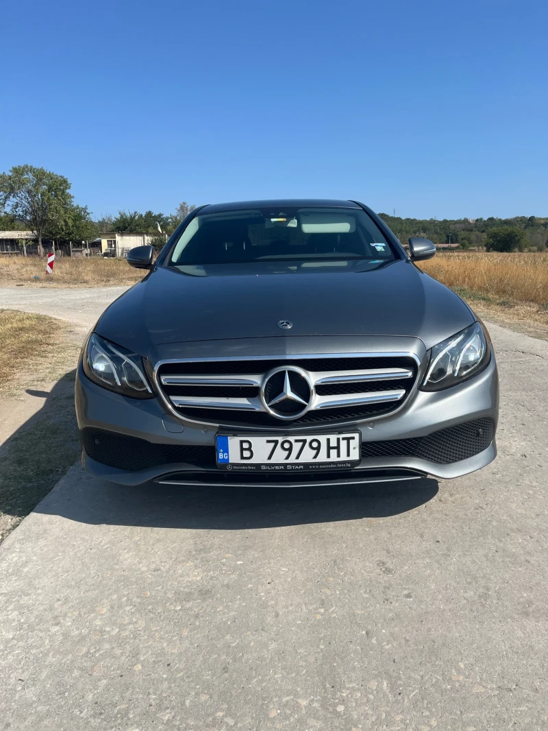 Mercedes-Benz E 220, снимка 1 - Автомобили и джипове - 47508169