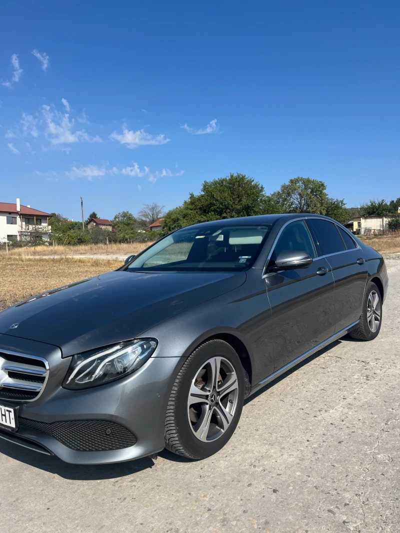 Mercedes-Benz E 220, снимка 3 - Автомобили и джипове - 47012409