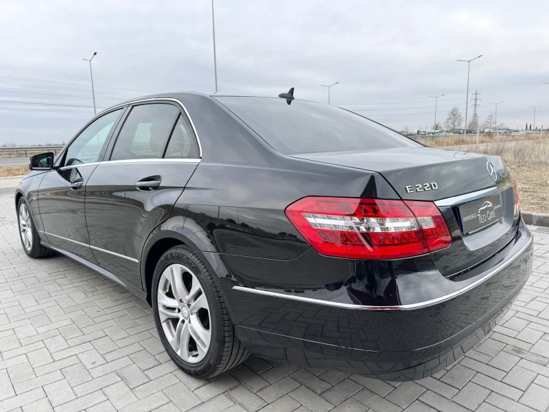 Mercedes-Benz E 220 CDI 170к.с AVANTGARDE / KOJA / NAVI / PARKTRONIC , снимка 4 - Автомобили и джипове - 48482146