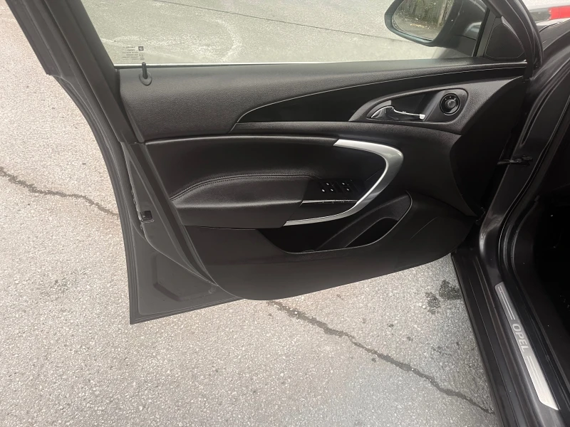 Opel Insignia 2.0 LUKS 4x4, снимка 8 - Автомобили и джипове - 49798757