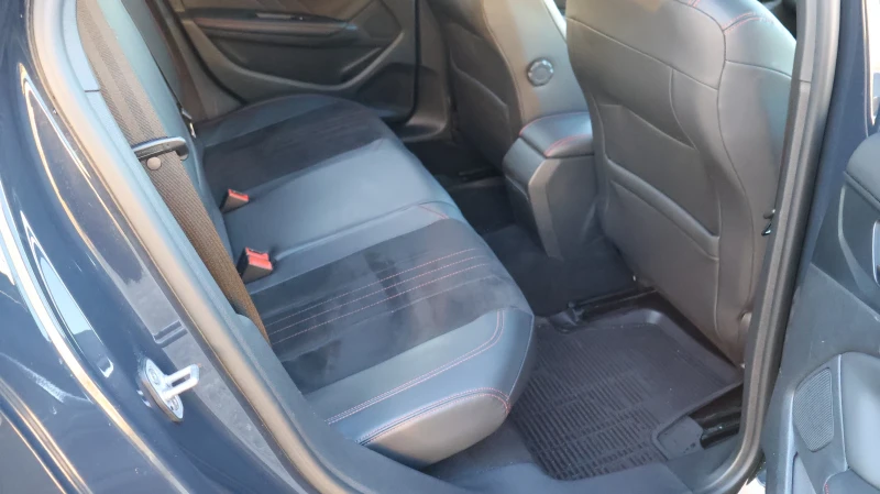 Peugeot 308 GT-Line 2.0HDI 180 К.С. АВТОМАТ KEYLESS GO, снимка 11 - Автомобили и джипове - 52417531