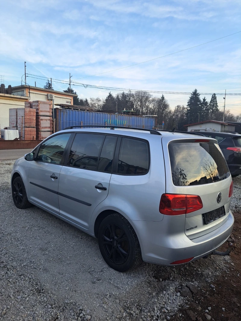 VW Touran 1.6, снимка 7 - Автомобили и джипове - 52961710