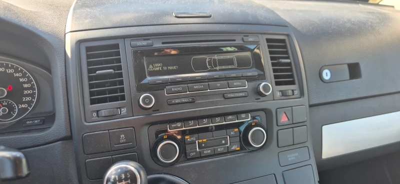 VW Multivan 2.0 Tdi 140 hp, снимка 12 - Автомобили и джипове - 53110478