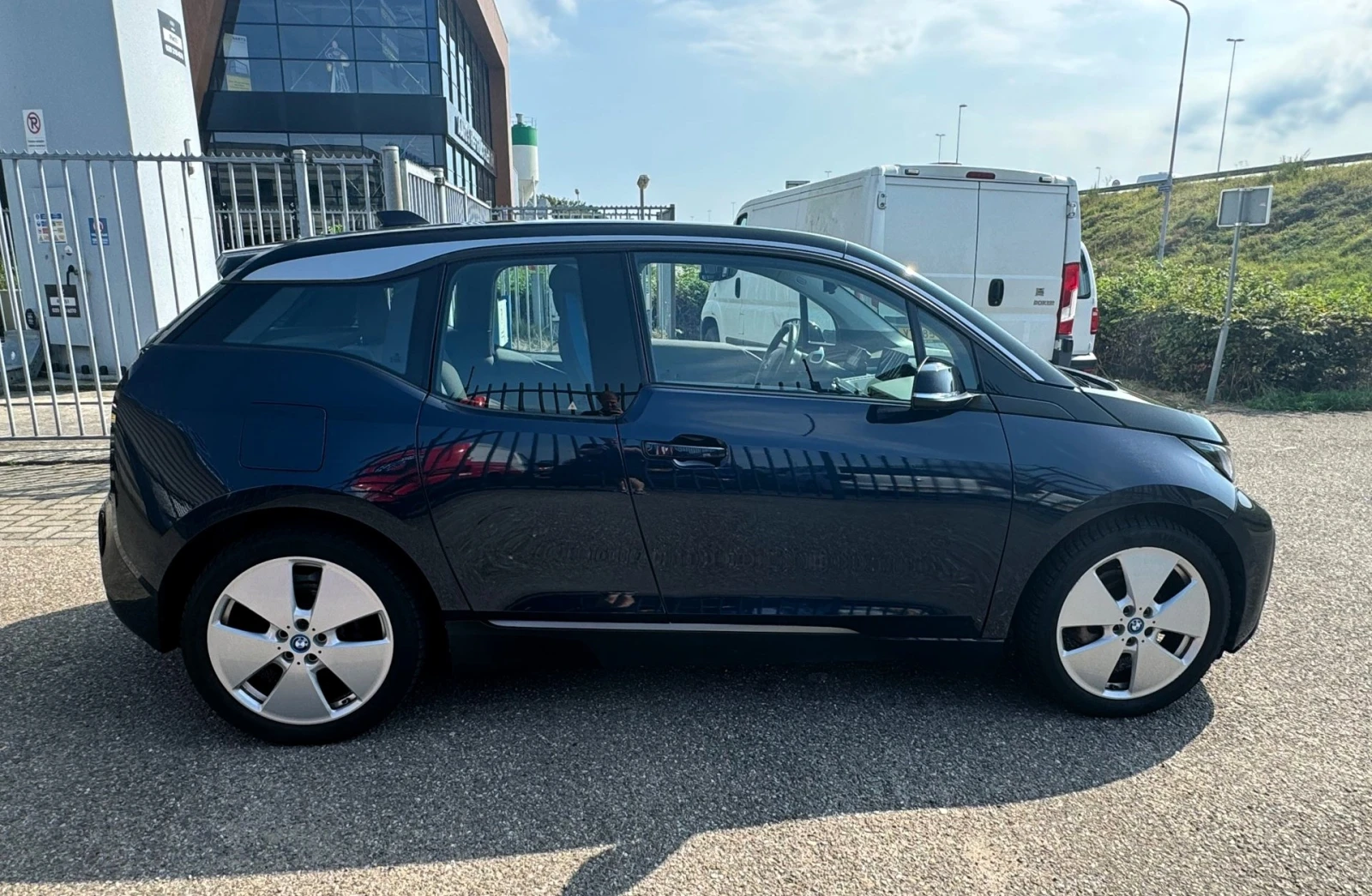 BMW i3 120Ah/170/42.2kWh - изображение 3