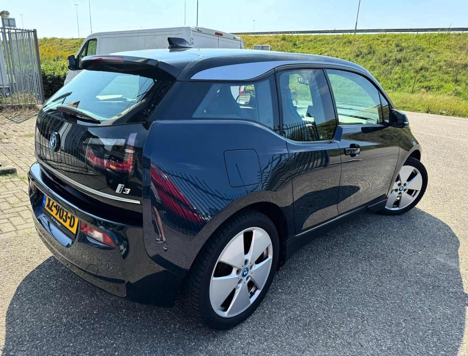 BMW i3 120Ah/170/42.2kWh - изображение 4