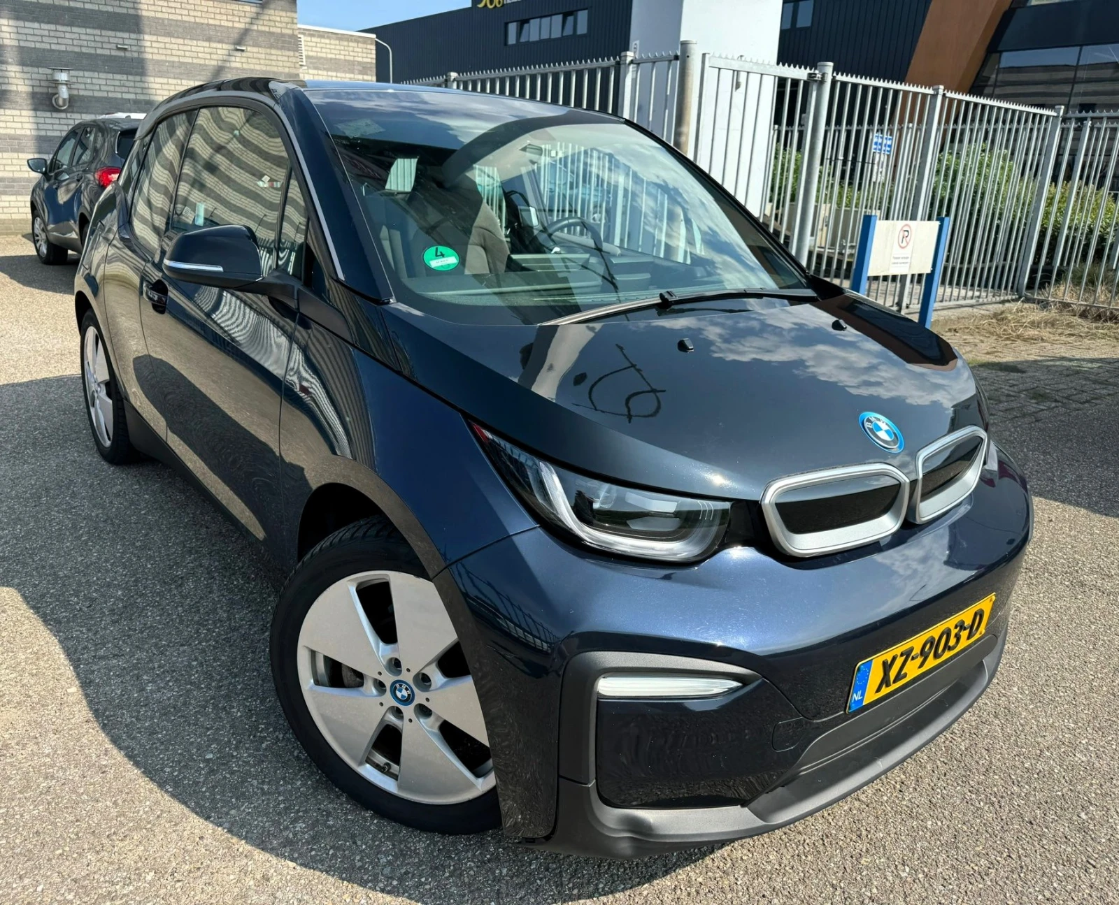 BMW i3 120Ah/170/42.2kWh - изображение 2