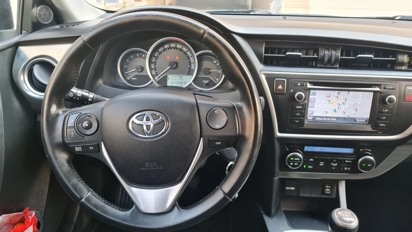 Toyota Auris 2.0 D4D 124 к.с. ТОП СЪСТОЯНИЕ - изображение 7