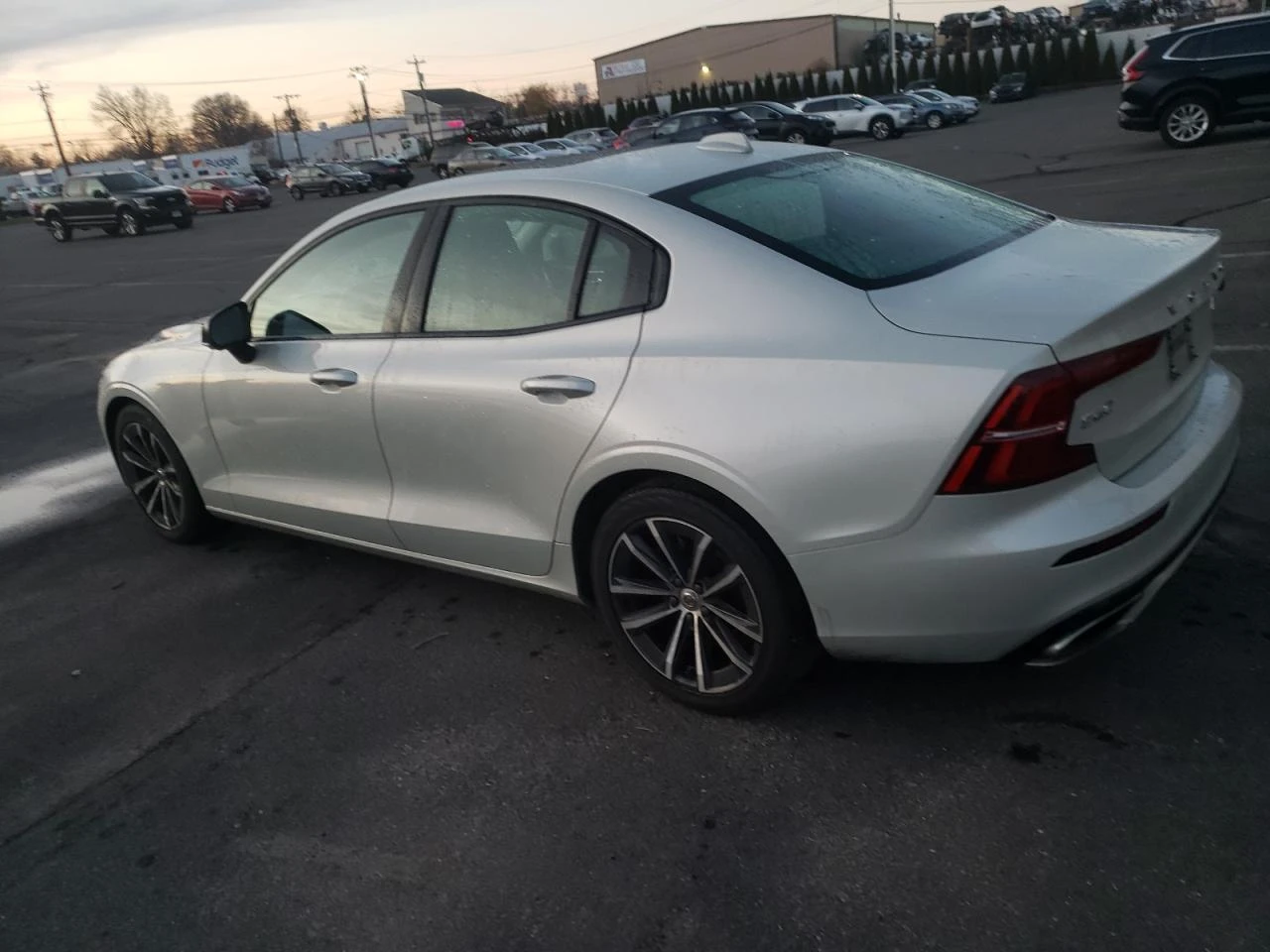 Volvo S60 T5 MOMENTUM - изображение 2