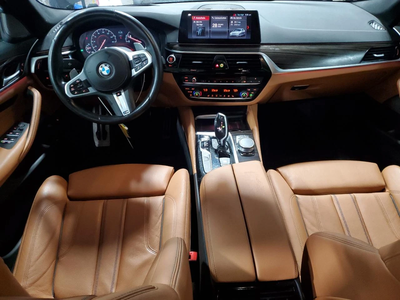 BMW 540 XDRIVE* M-PACK* ДИГИТАЛНО ТАБЛО* ДИСТРОНИК*  - изображение 7