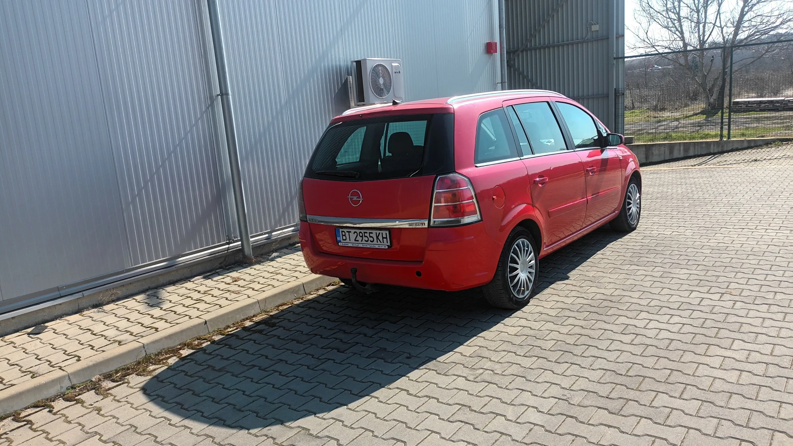 Opel Zafira 1.9 cdti, снимка 6 - Автомобили и джипове - 53707064