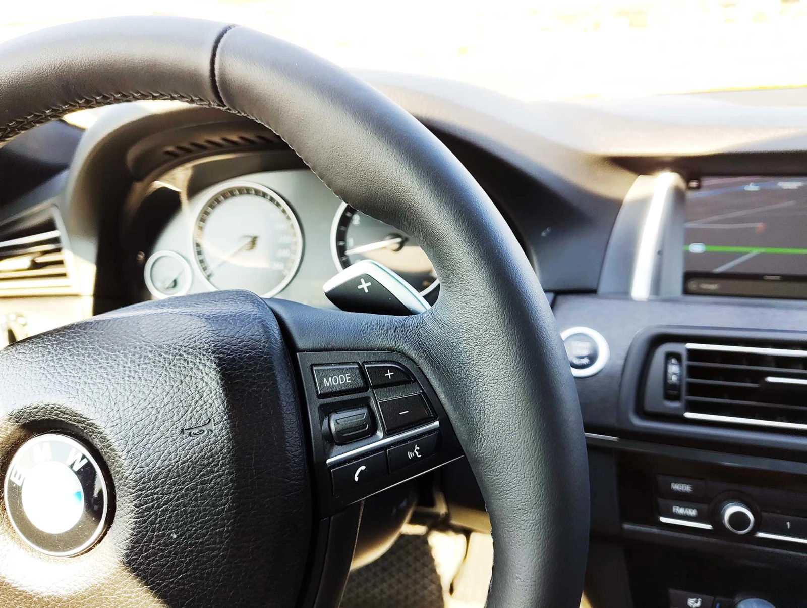 BMW 535 M PACK* XDRIVE * SHADOW LINE * KEYLESS, снимка 10 - Автомобили и джипове - 53750433