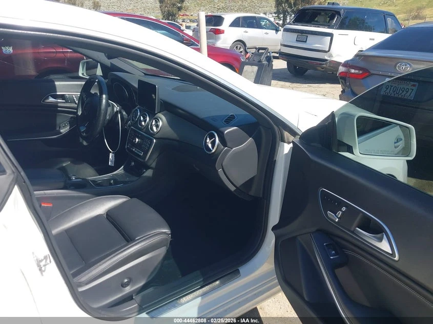 Mercedes-Benz CLA 250 2.0l, снимка 5 - Автомобили и джипове - 54050872