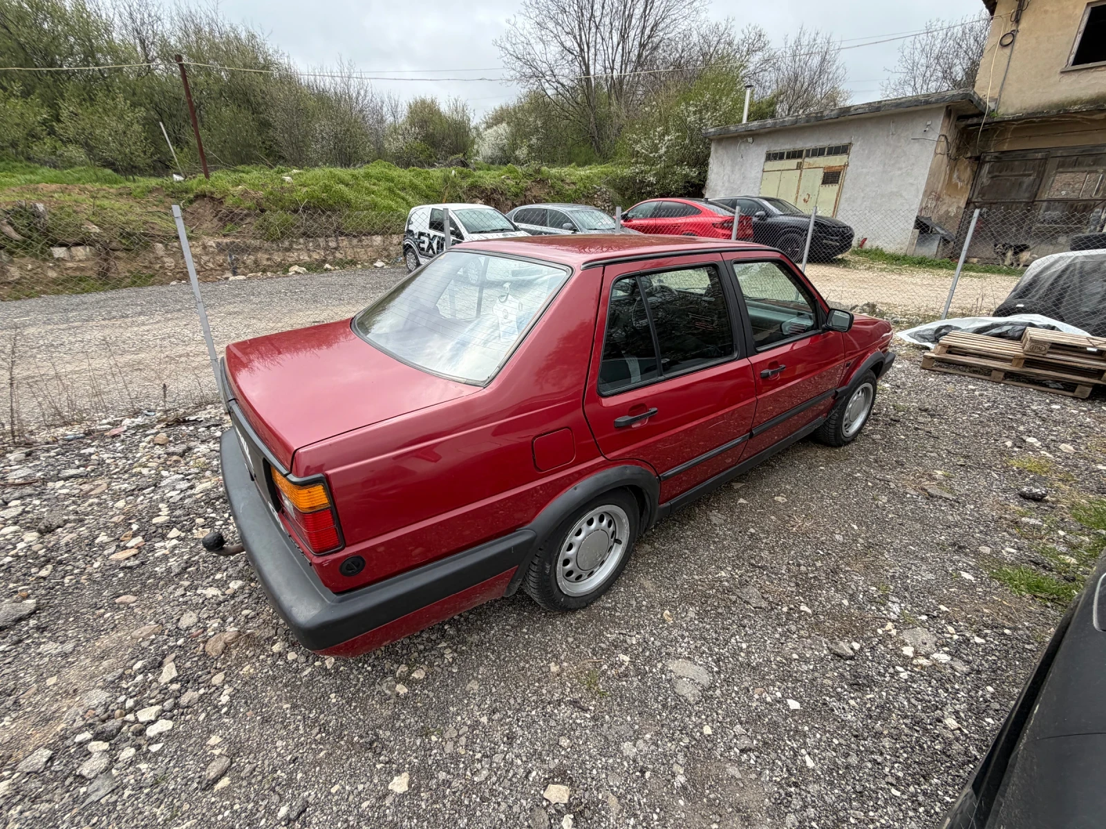 VW Jetta 1.6, снимка 2 - Автомобили и джипове - 54155400