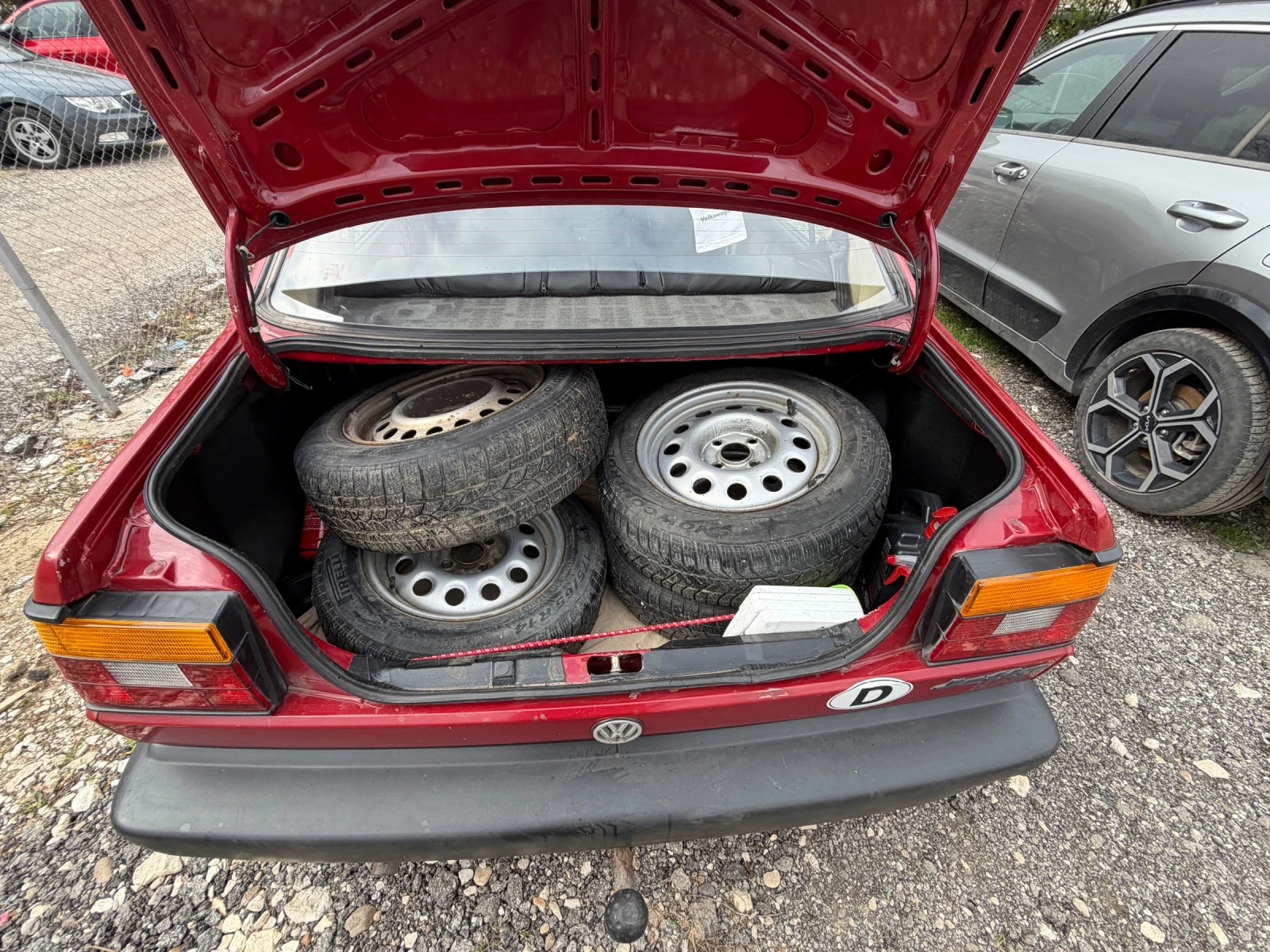 VW Jetta 1.6, снимка 14 - Автомобили и джипове - 54155400