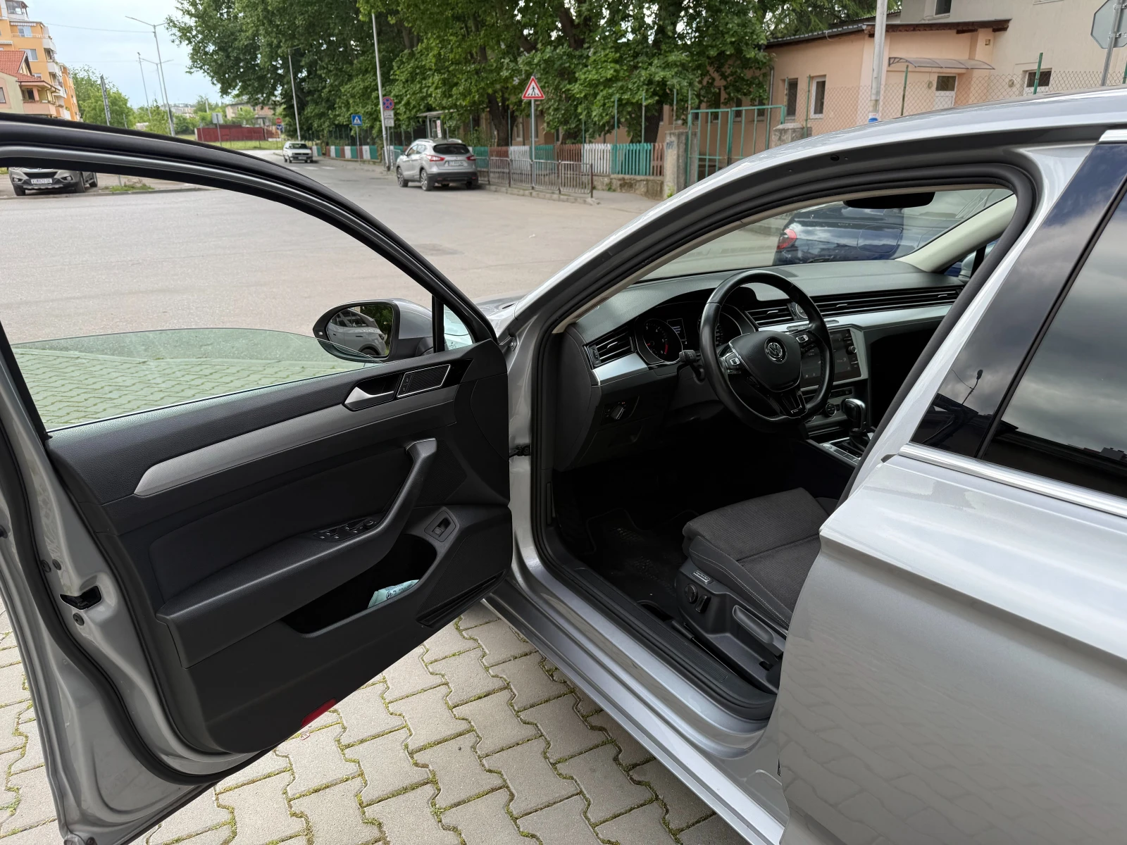 VW Passat 2.0 TDI DSG Comfortline, снимка 6 - Автомобили и джипове - 54629784