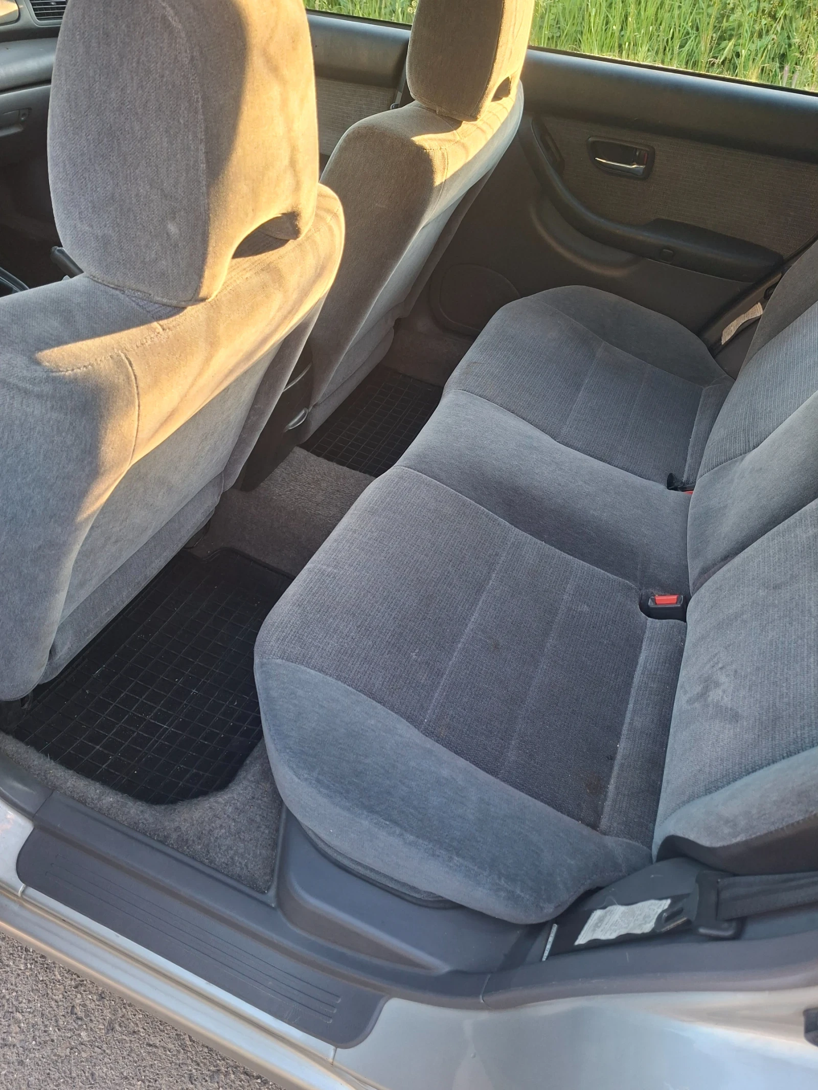 Subaru Legacy 2.0, снимка 10 - Автомобили и джипове - 54742695