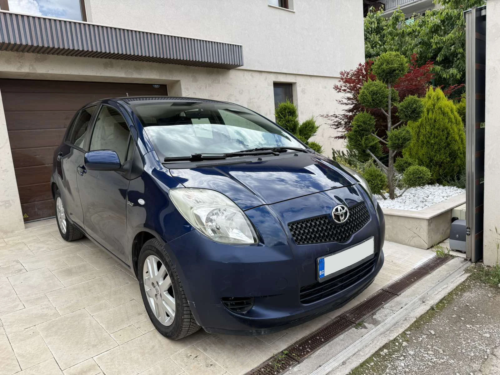 Toyota Yaris 1.4 D-4D, снимка 2 - Автомобили и джипове - 54767419