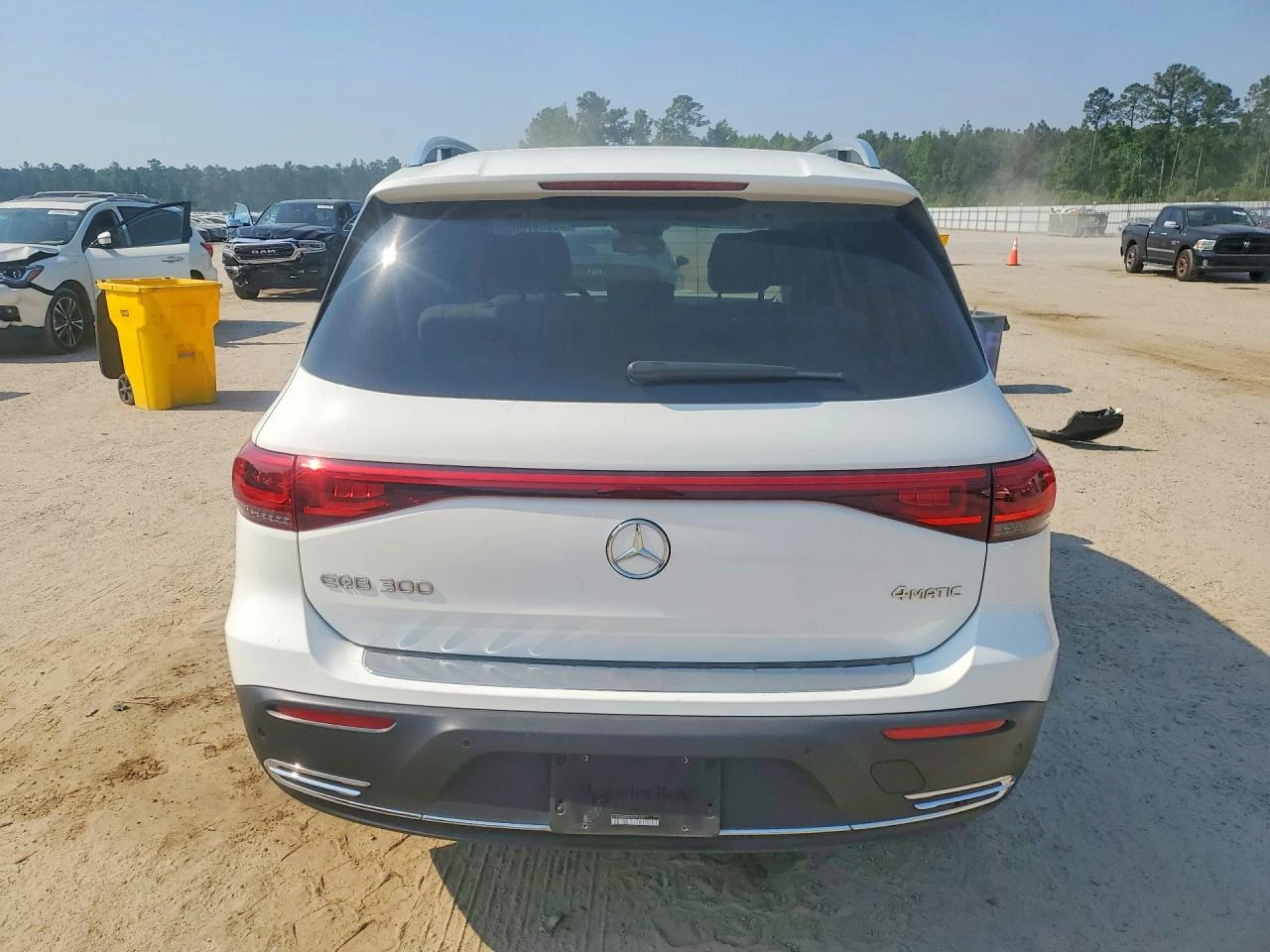 Mercedes-Benz EQB 300 4MATIC, снимка 6 - Автомобили и джипове - 54882239