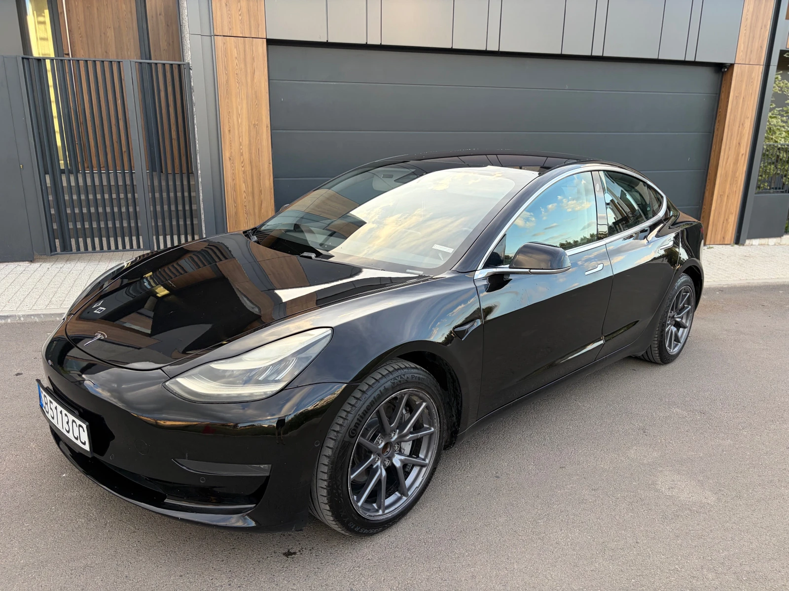 Tesla Model 3 SR+ , перфектна, full