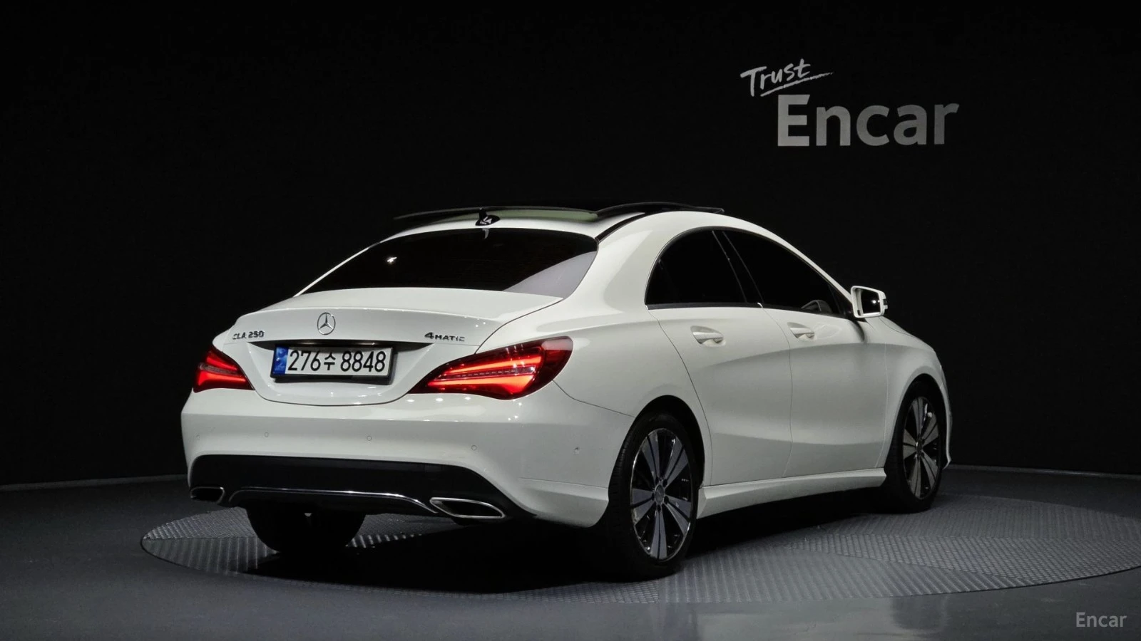 Mercedes-Benz CLA 250 4MATIC* КОЖА* ПОДГРЕВ* ПАНО* КАМЕРА, снимка 2 - Автомобили и джипове - 55536357