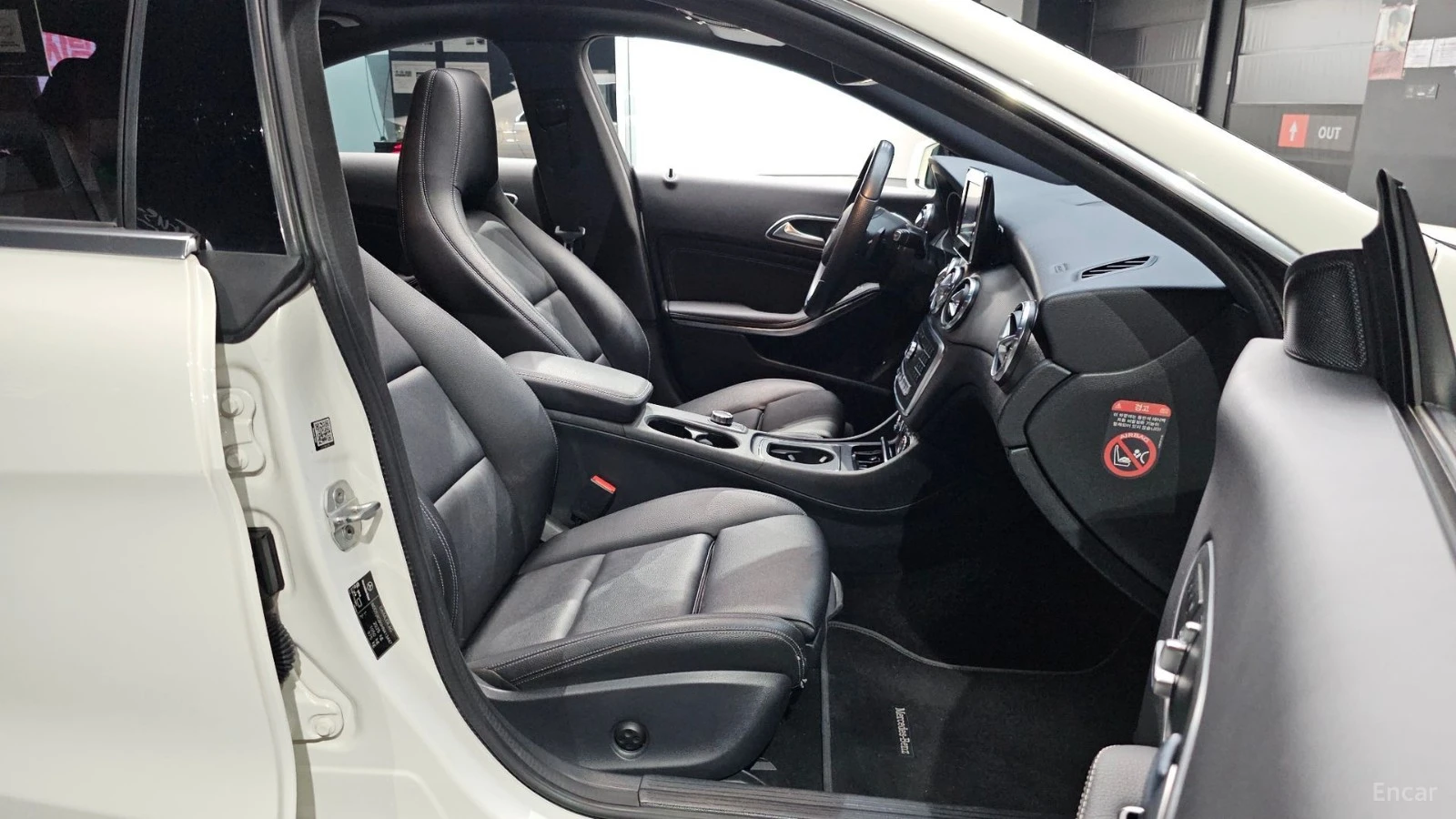 Mercedes-Benz CLA 250 4MATIC* КОЖА* ПОДГРЕВ* ПАНО* КАМЕРА, снимка 10 - Автомобили и джипове - 55536357