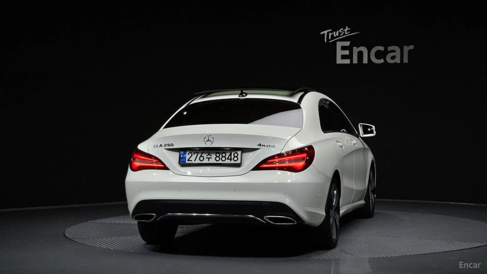 Mercedes-Benz CLA 250 4MATIC* КОЖА* ПОДГРЕВ* ПАНО* КАМЕРА, снимка 4 - Автомобили и джипове - 55536357