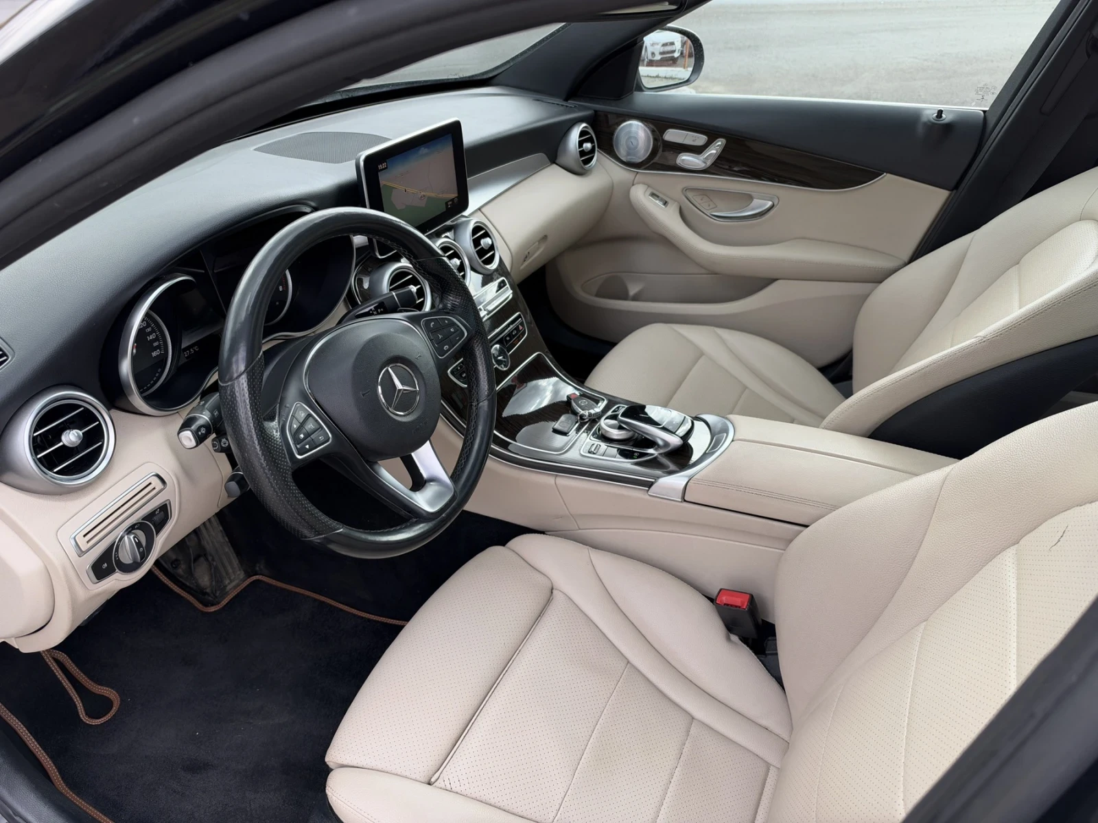Mercedes-Benz C 300 4matic, снимка 9 - Автомобили и джипове - 56223868